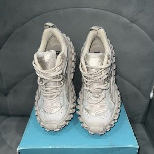 BALENCIAGA MEN'S DEFENDER SNEAKER